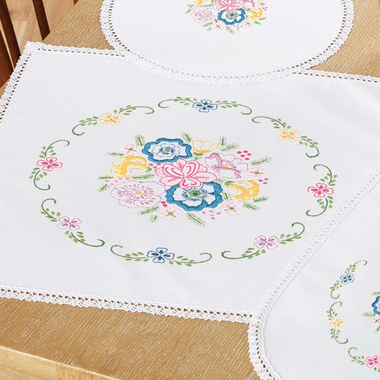 Herrschners Heirloom Posies Table Topper Stamped Embroidery Kit